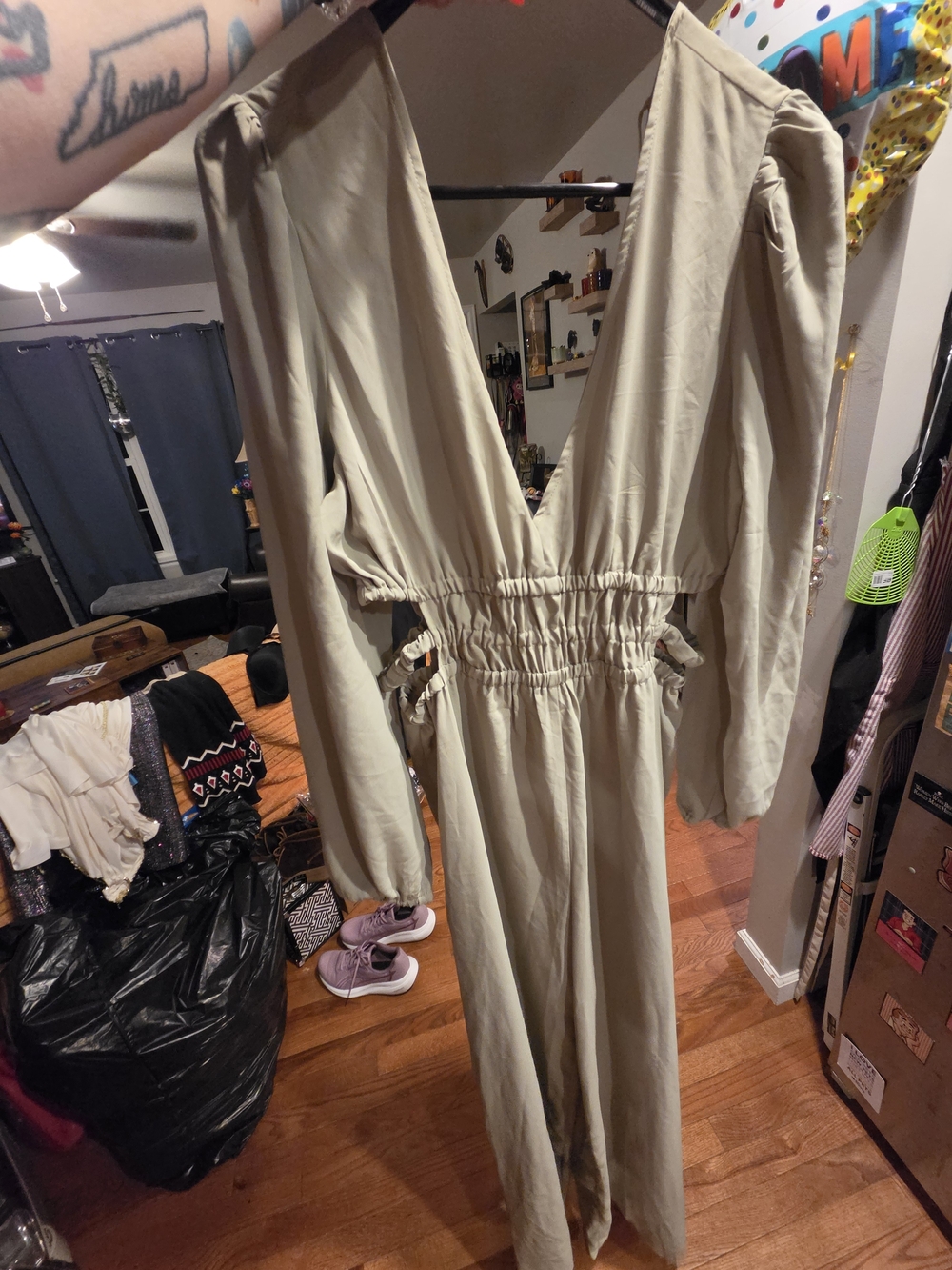 NWT Forever 21 Sage Green Long Sleeve Cutout Wide Leg Jumpsuit XL V-Neck